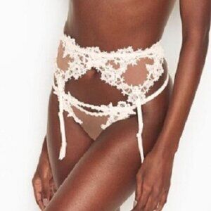 Victoria's Secret Dream Angels Floral Embroidered Garter Belt